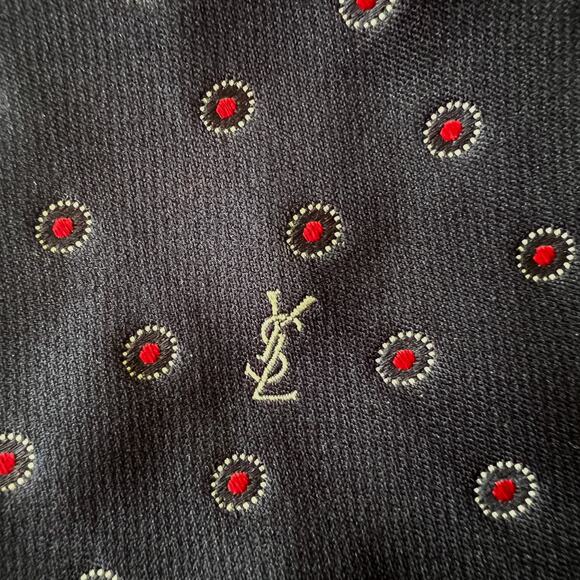 VTG Yves Saint Laurent Mens 100 Silk Tie Navy & Red Dots, Embroidered Logo EUC - Picture 2 of 10